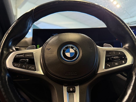 BMW 330e 12 of 30