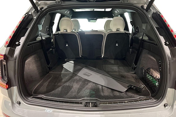 Volvo EX90 12 of 28