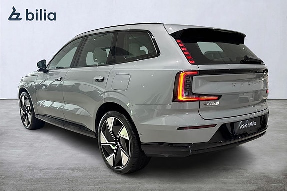 Volvo EX90 2 of 28