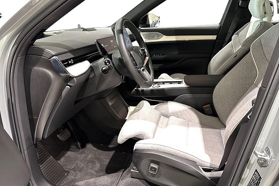 Volvo EX90 14 of 28