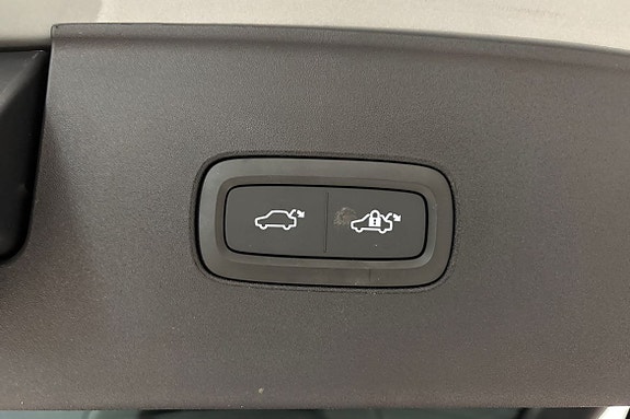 Volvo EX90 18 of 28