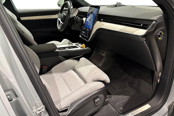 Volvo EX90 7 of 28