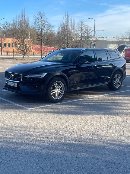 Volvo V60 Cross Country 3 of 4