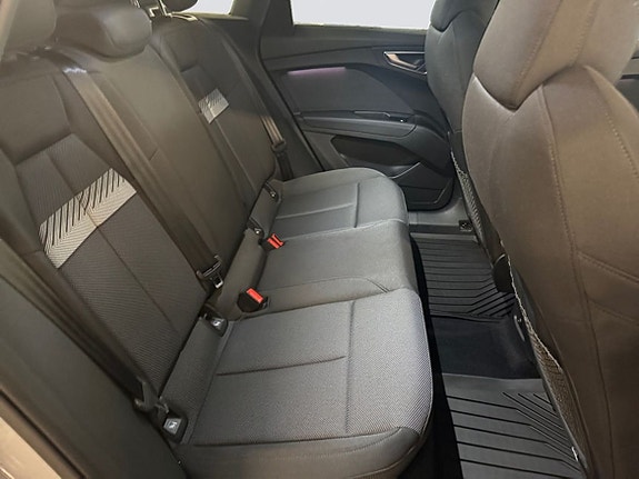 Audi Q4 e-tron 11 of 18