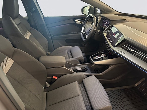Audi Q4 e-tron 10 of 18