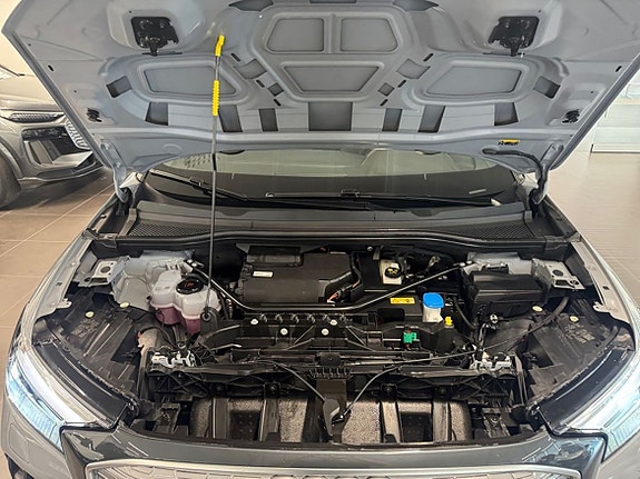 Audi Q4 e-tron 13 of 18