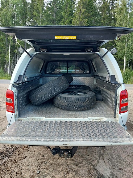 Mitsubishi L200 Club Cab 6 of 8