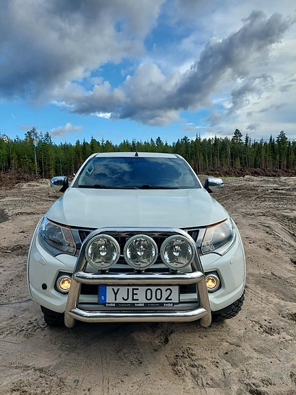 Mitsubishi L200 Club Cab 8 of 8