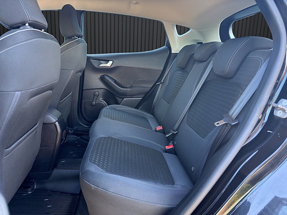 Ford Fiesta 14 of 19