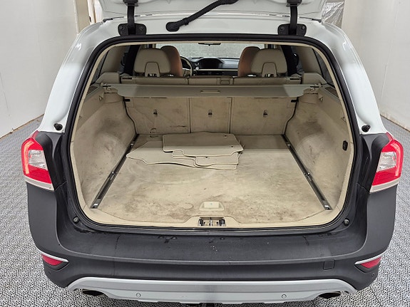 Volvo XC70 8 of 8