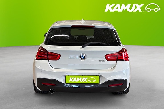 BMW 118i 5 of 18