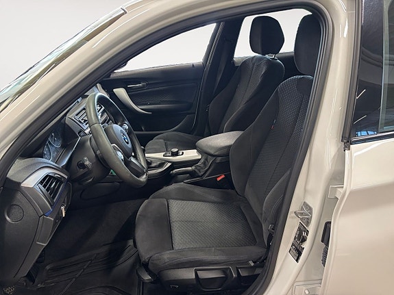 BMW 118i 9 of 18