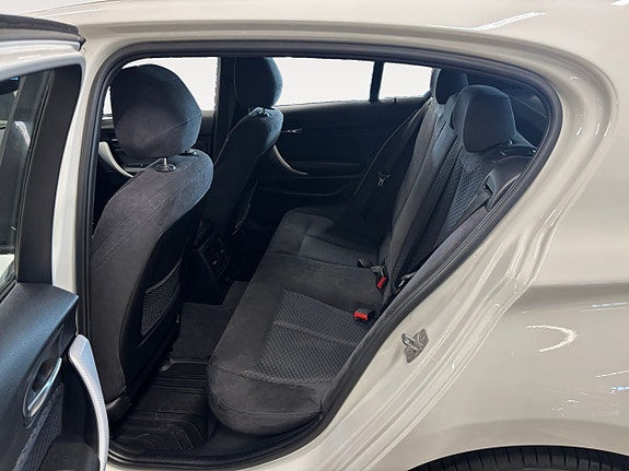 BMW 118i 14 of 18