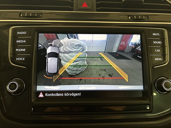 Volkswagen Tiguan 15 of 22