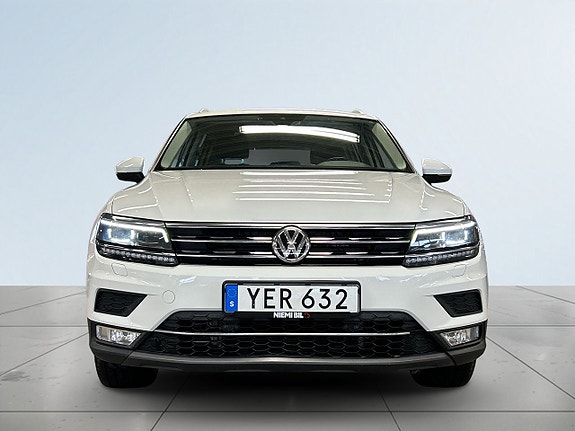 Volkswagen Tiguan 2 of 22
