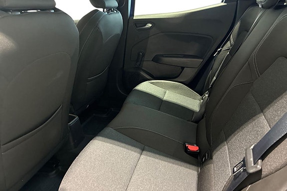 Renault Clio 13 of 21