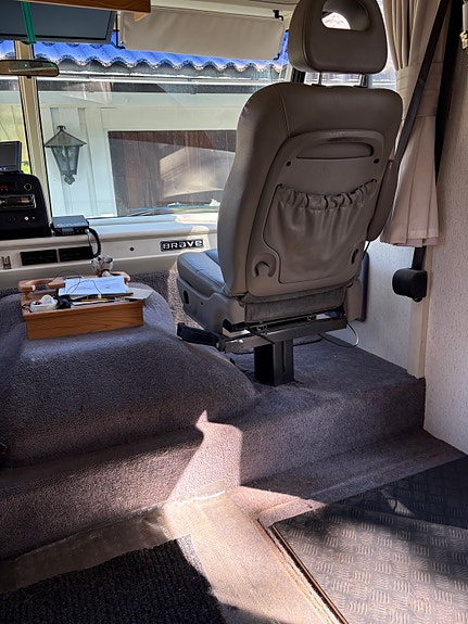 Chevrolet Winnebago Brave 7 of 8