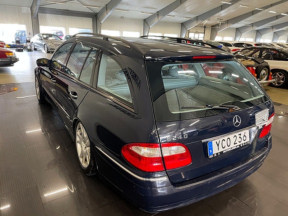 Mercedes-Benz E240 5 of 13
