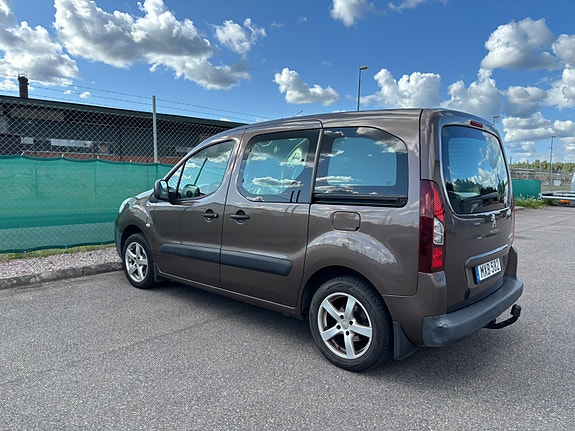 Peugeot Partner Tepee 3 of 12