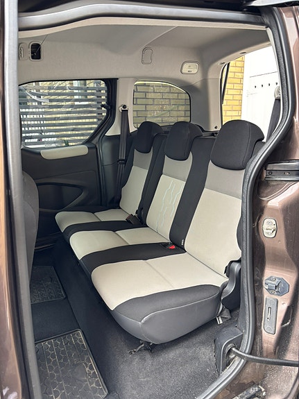 Peugeot Partner Tepee 5 of 12