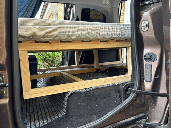Peugeot Partner Tepee 11 of 12