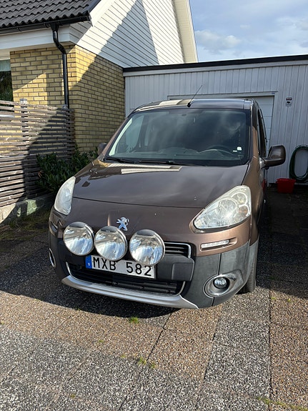Peugeot Partner Tepee 2 of 12
