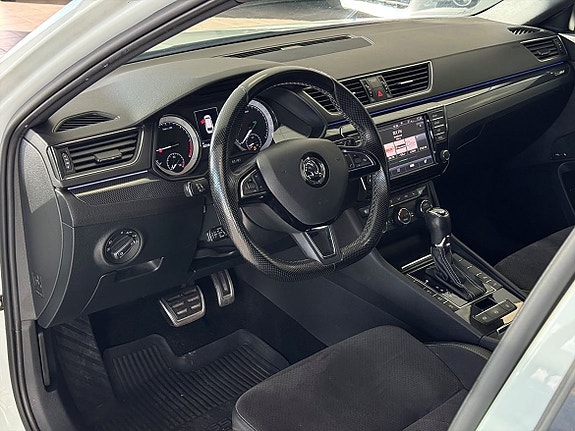Skoda Superb 7 of 23