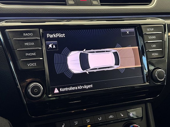 Skoda Superb 18 of 23