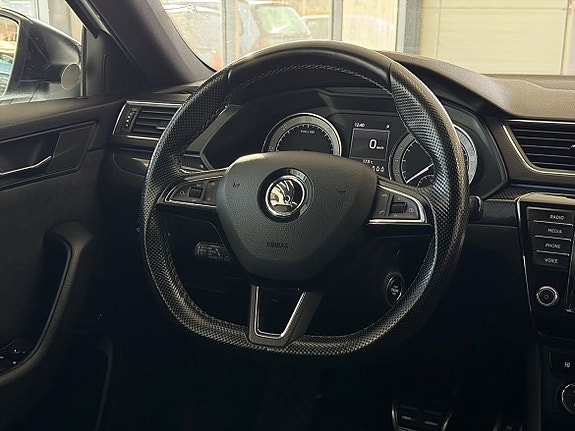 Skoda Superb 9 of 23