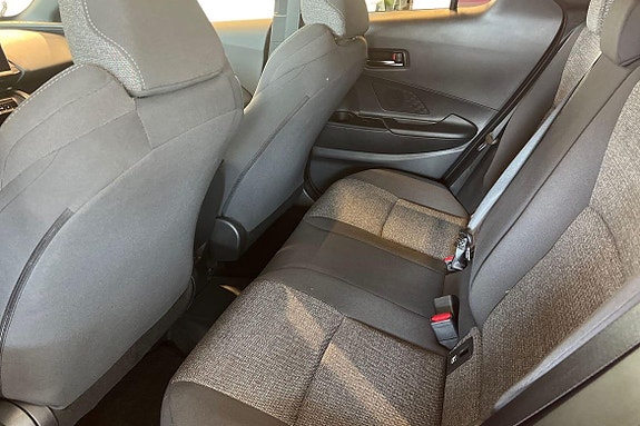 Toyota C-HR 11 of 20