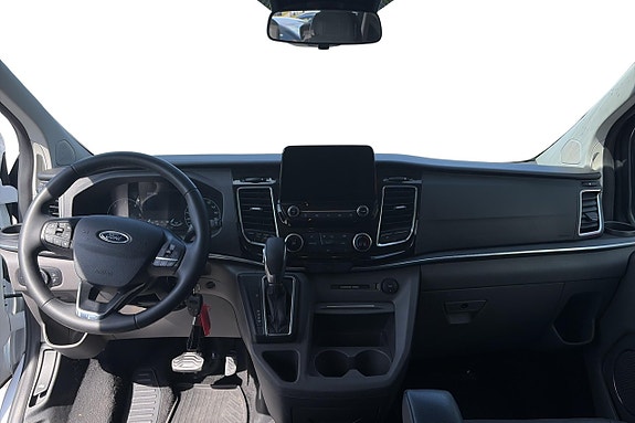 Ford Custom Tourneo 8 of 12