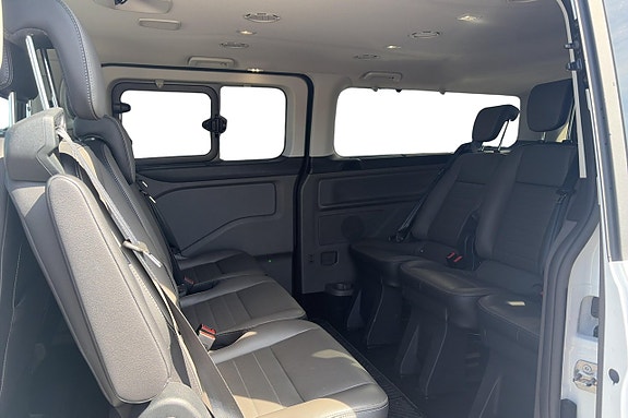 Ford Custom Tourneo 9 of 12
