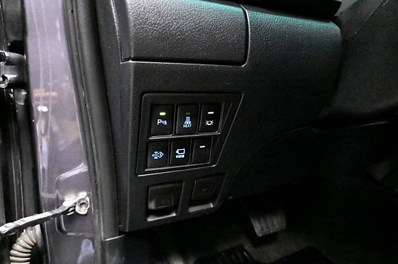 Toyota HiLux 16 of 23