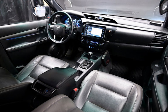 Toyota HiLux 10 of 23