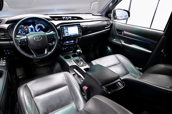 Toyota HiLux 11 of 23