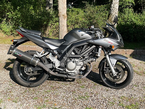 Suzuki SV650S 8 of 10