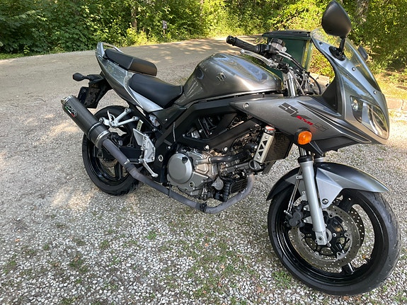 Suzuki SV650S 4 of 10