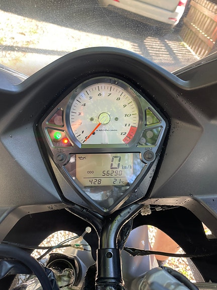 Suzuki SV650S 2 of 10