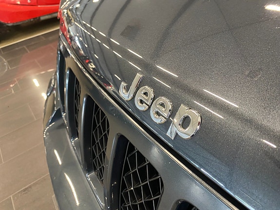 Jeep Grand Cherokee 12 of 25