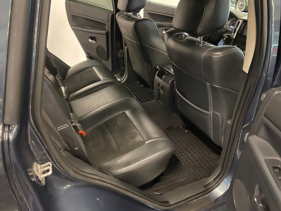 Jeep Grand Cherokee 16 of 25