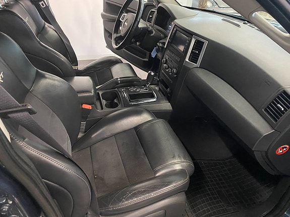 Jeep Grand Cherokee 17 of 25
