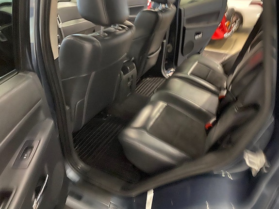Jeep Grand Cherokee 15 of 25