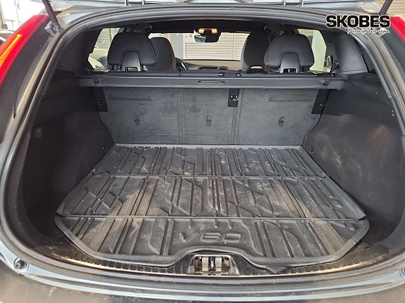 Volvo V60 Cross Country 15 of 17