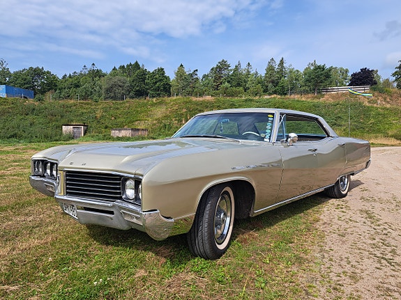 Buick Electra 225 2 of 4