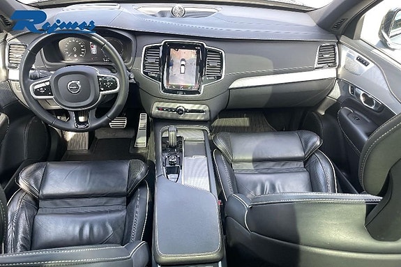 Volvo XC90 16 of 30