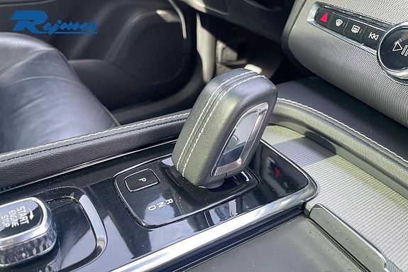 Volvo XC90 25 of 30