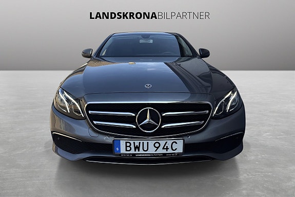 Mercedes-Benz E220 d 2 of 29