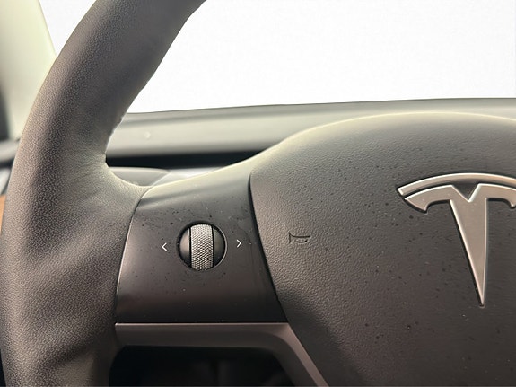 Tesla Model 3 20 of 30