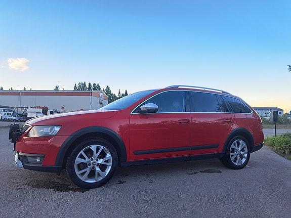 Skoda Octavia Scout 2 of 4