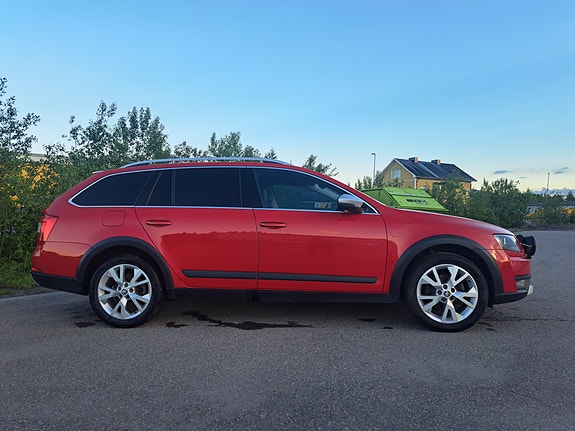 Skoda Octavia Scout 4 of 4